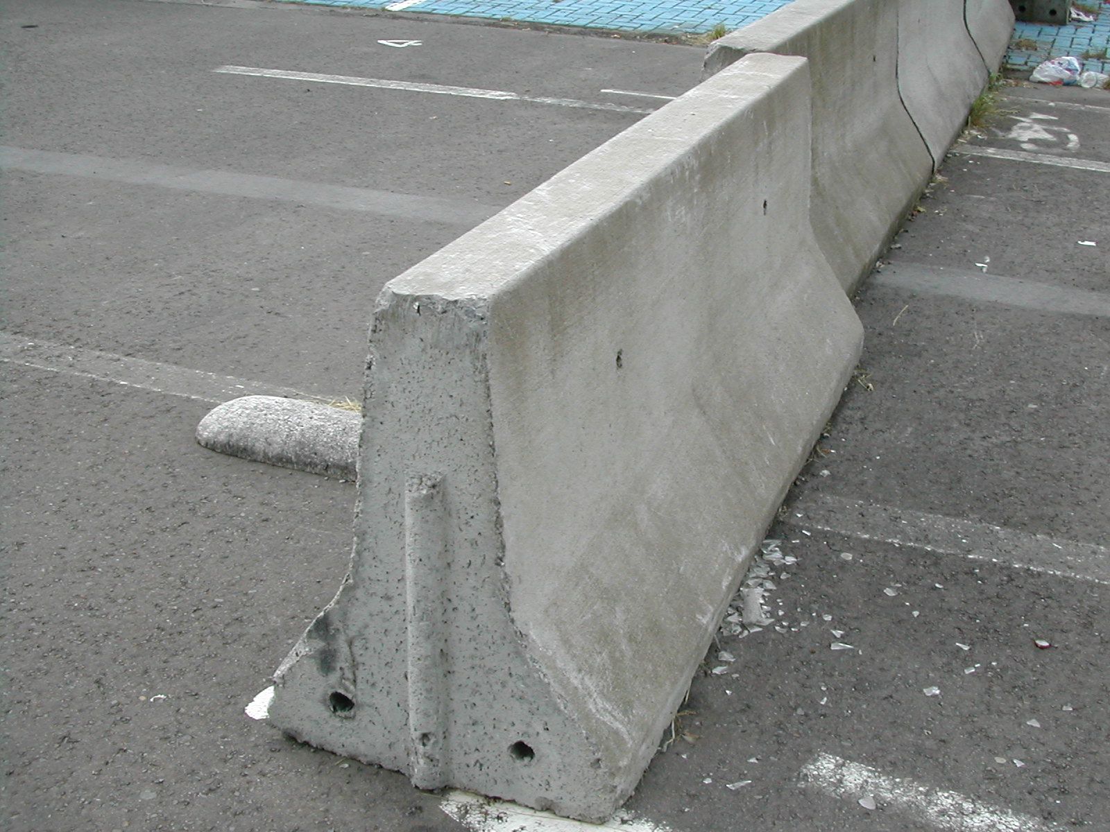 Concrete jersey barriers for road safety and heavy-duty crowd management